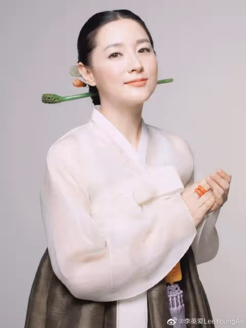 李英愛婚姻曾被嘲老少配 低調捍衛愛情:相愛有緣分是宿命