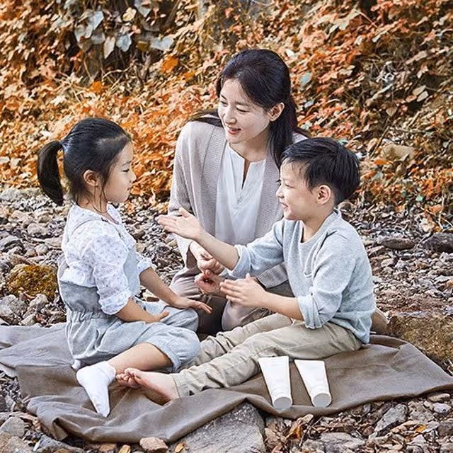 李英愛婚姻曾被嘲老少配 低調捍衛愛情:相愛有緣分是宿命
