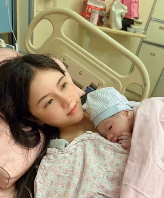 26歲網紅四胎得男寶!3個女兒當童模賺錢,嫁潮汕老公5年婚姻甜蜜