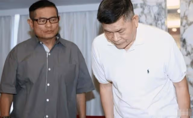 65歲戲骨被曝離婚!欠債5400萬幾度想輕生,妻子曾跪地哭求別借錢