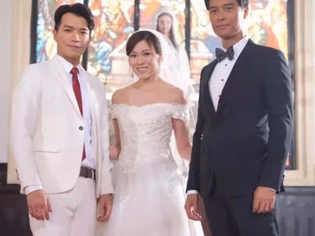 喜事！TVB《愛回家》蓮輝CP經歷風雨終於訂婚，求婚地在初戀Cafe