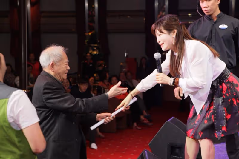 滿足爸爸願望!蔡秋鳳難忘過去「帶95歲老父出國」一年至少3次 「我的世界只有家人」54歲單身不強求