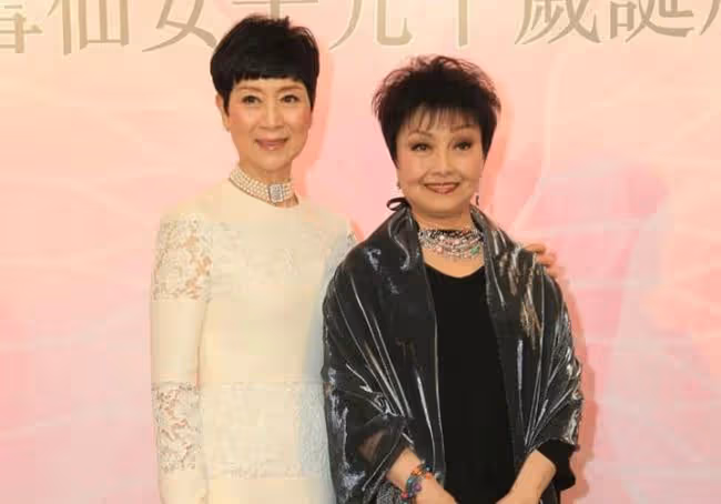 暴瘦30磅！80歲香港粵劇名伶被曝左膝感染罕見惡菌，醫生束手無策