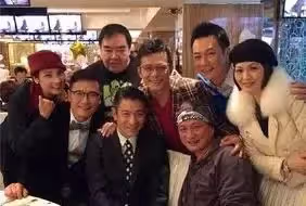 苗僑偉戚美珍:一張照片感動網友,最好的愛情是與你一起慢慢變老