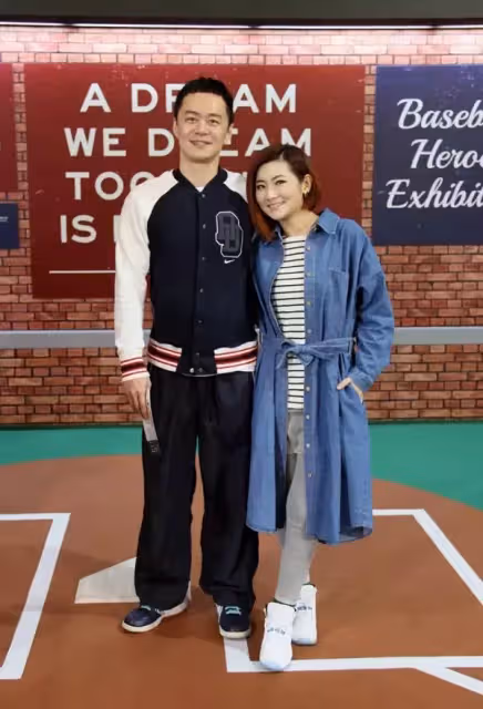 Selina認新戀情！離婚5年「緊挽眼鏡男撒嬌」：春天終於來了❤️　霸氣「帶給前夫阿中認識」他對新歡讚不絕口