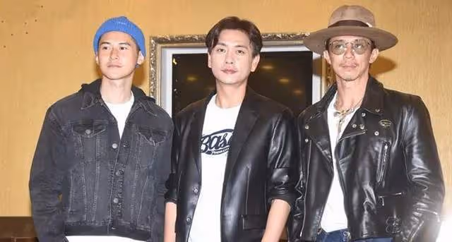 首次演單身角色！黃宗澤為新電影開工，鬧市街頭上演追斬戲惹關注