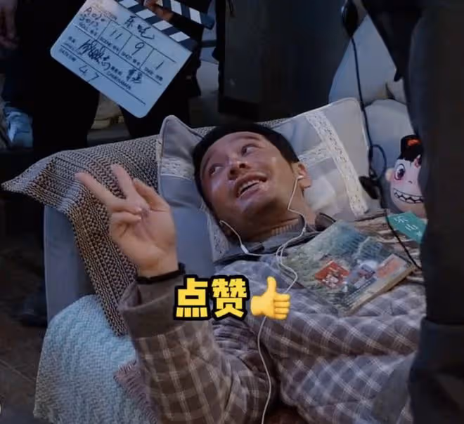 黃曉明拍戲太敬業,主動要求被泡麵潑滿臉,耐心安撫小演員顯父愛