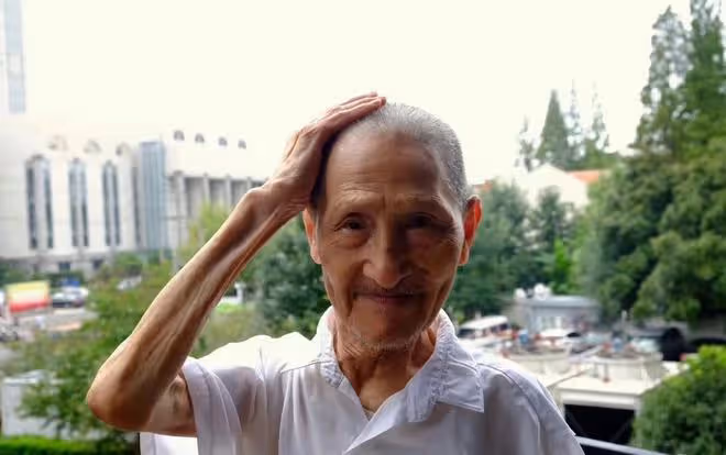 102歲老藝術家因病逝世!生前露面枯瘦如柴,晚年骨折住簡陋房間
