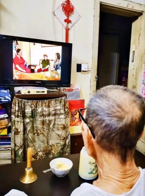 102歲老藝術家因病逝世!生前露面枯瘦如柴,晚年骨折住簡陋房間