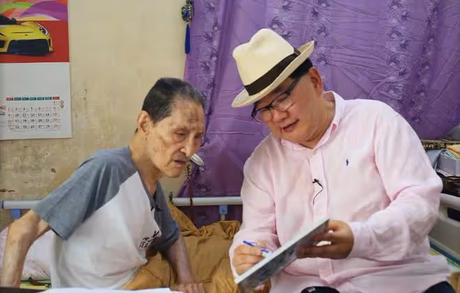 102歲老藝術家因病逝世!生前露面枯瘦如柴,晚年骨折住簡陋房間