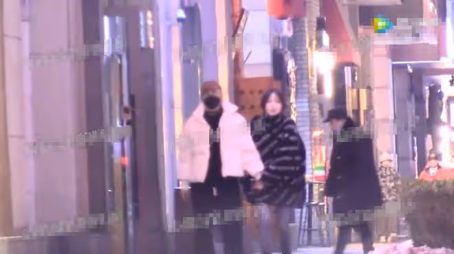 又一德雲社演員被曝戀愛!獲高挑美女開豪車接送,兩人疑似同居