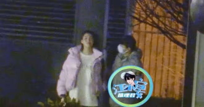 又一德雲社演員被曝戀愛!獲高挑美女開豪車接送,兩人疑似同居