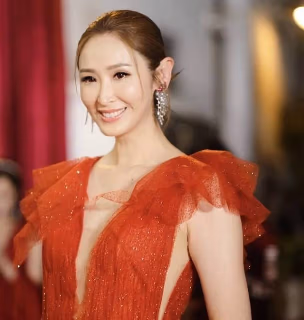 恭喜！TVB主持人陳貝兒獲感動中國2021年度人物，網友：實至名歸