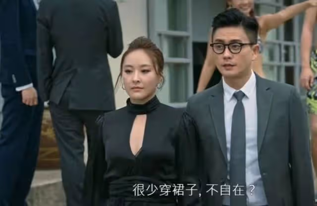 為藝術犧牲色相!TVB力捧小花曝與黃宗澤拍床戲最尷尬:有些害羞
