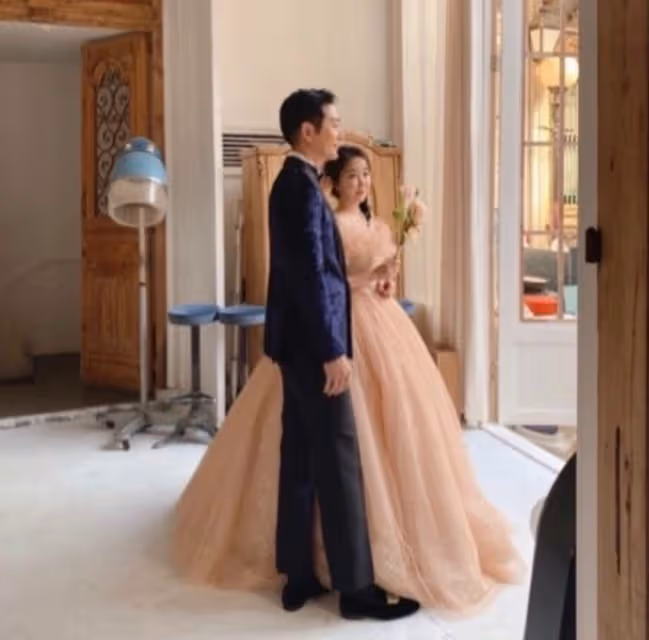 韓國男演員突然公開婚訊:與圈外人隱婚5年,明年補辦婚禮