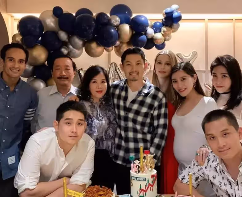 劉德華為朱麗倩舅舅慶生,對方身家38億令吉,在馬來西亞相當厲害
