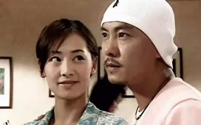張衛健「與妻分居兩地20年」無生子感情甜蜜 為她結了三次婚「永遠把老婆擺第一」
