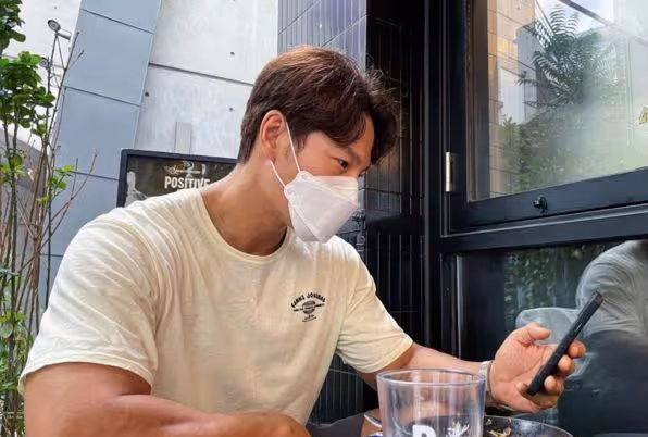 快訊《RM》再爆確診者!梁世燦PCR陰轉陽公司證實:居家隔離