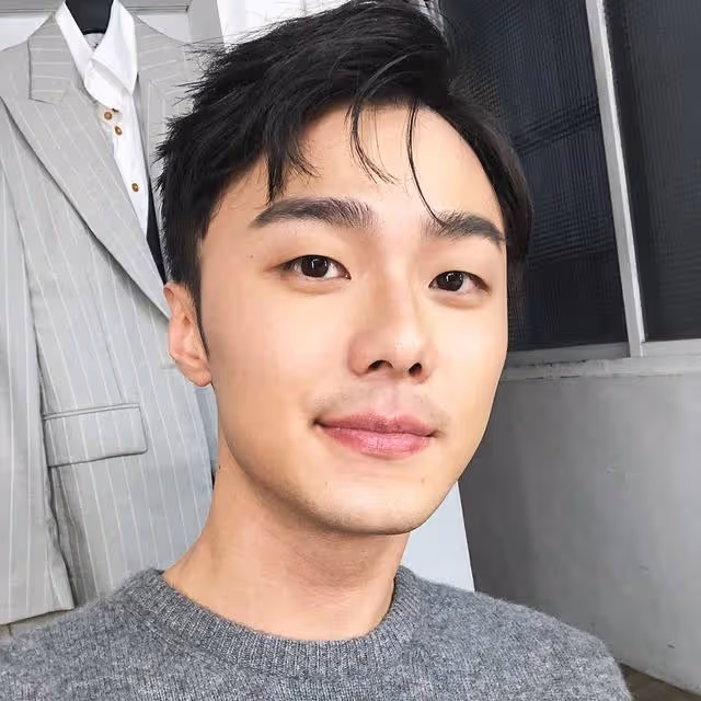 施柏宇是和朴敘俊「共用」一張臉嗎?