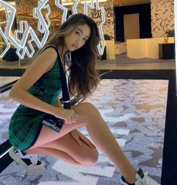 母親都是高顏值,孩子卻各有長法,李嘉欣的基因也救不了