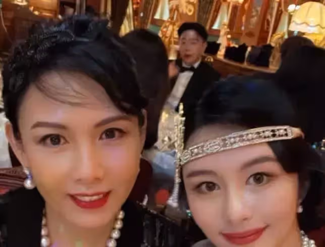母親都是高顏值,孩子卻各有長法,李嘉欣的基因也救不了