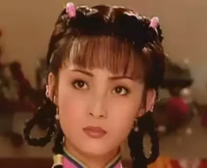 母親都是高顏值，孩子卻各有長法，李嘉欣的基因也救不了