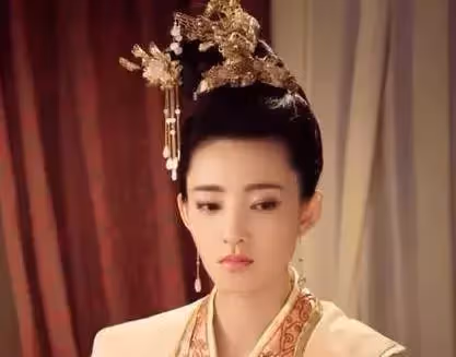 母親都是高顏值，孩子卻各有長法，李嘉欣的基因也救不了