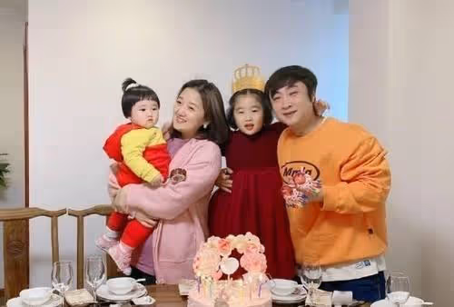 喬杉的故事：落魄時妻子擺地攤養他，成名後給岳父岳母買房
