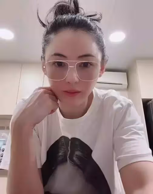 張柏芝二兒子謝振楠進入青春期,11歲小Q身形高大,側臉神似謝霆鋒,網友:我願意等他長大!