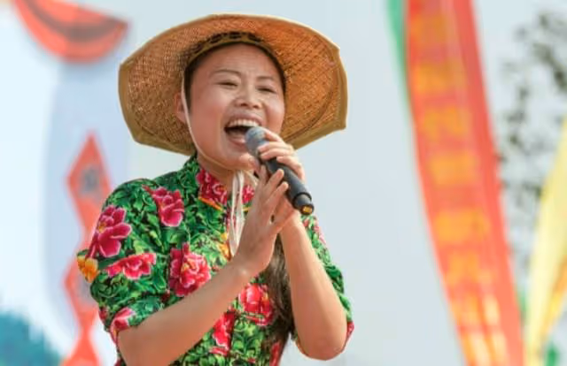 草帽姐陷婚姻危機!老公偷偷給前女友100萬元,本人被傳身家過億
