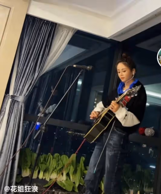 「花姐狂浪」住上了豪華大平層，空蕩蕩的房間只有她，沒有孩子
