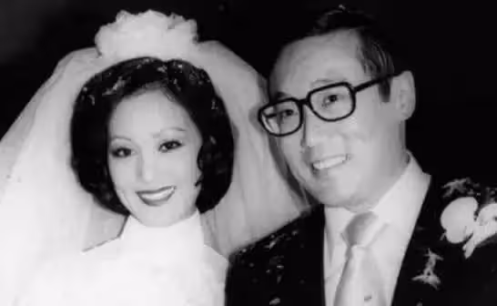 人間清醒!何莉莉「容忍丈夫找小三」拒不放生 熬走丈夫「苦盡甘來」獨攬70億財權:小三分文不得
