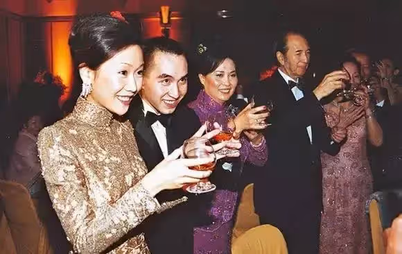 多金不多情!何鴻燊二房長子不靠爸「四處打工升經理」 扭轉企業危機「私下卻是寵妻奴」有她就足夠