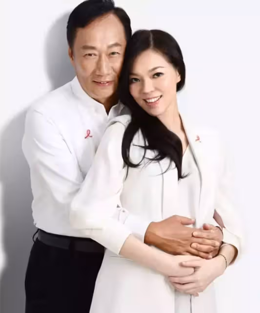 鴻海老闆娘「曾馨瑩自曝被閨蜜背叛」!稱非常痛心,曾被老公大贊很單純,感歎「女人何苦為難女人」