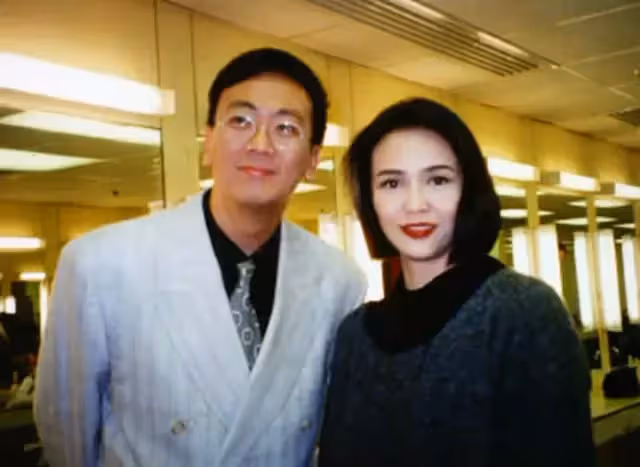 全家是學霸!香港名嘴「與初戀結婚38年依然甜蜜」教女有方「2女兒一個高考狀元」一個考古系碩士