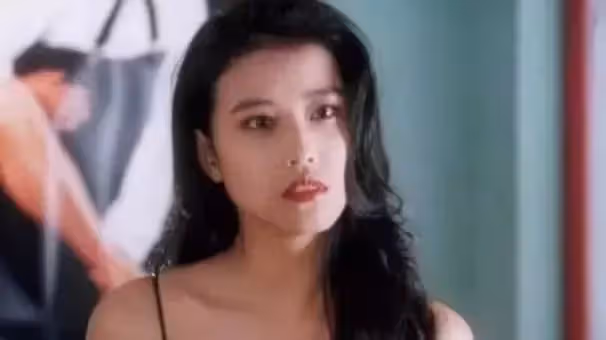 歷經三段婚姻！金像影帝「與周海媚、鄺美雲離婚後」娶了億萬富婆　今63歲駐顏有術「身材健碩」不輸年輕人！