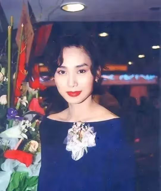 歷經三段婚姻！金像影帝「與周海媚、鄺美雲離婚後」娶了億萬富婆　今63歲駐顏有術「身材健碩」不輸年輕人！