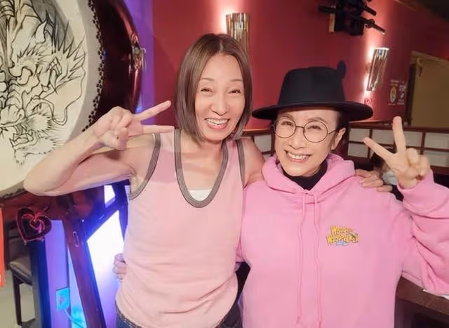 香港80年代知名女星罕見露面!打扮年輕狀態佳,全家移居國外多年