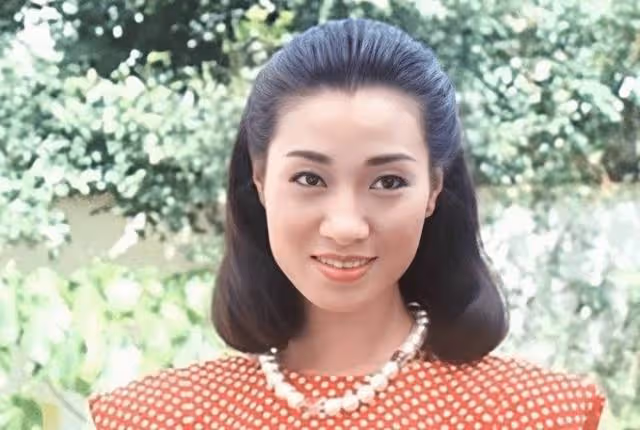 香港80年代知名女星罕見露面!打扮年輕狀態佳,全家移居國外多年