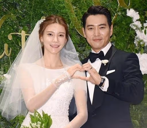 一吻定情?韓國知名男演員初見愛妻就開吻,最後假戲真做幸福美滿