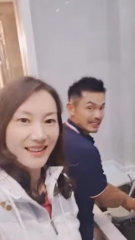 林丹謝杏芳帶兒子出遊，5歲小羽活潑可愛，林丹全程陪伴兒子父愛滿滿