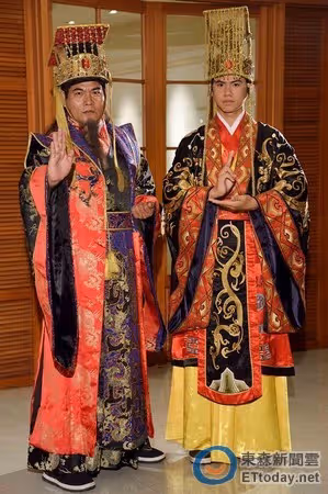 王豪兒子「首次亮相本土劇」前輩大讚：比老爸有種　換上帝王古裝「瞬間霸氣全開」網驚呼帥翻天