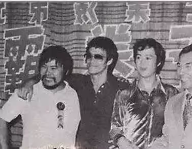 曾是李小龍摯友!他淪配角命一生無名「下苦功栽培兒」 如今「子不負眾望成巨星」為父爭光