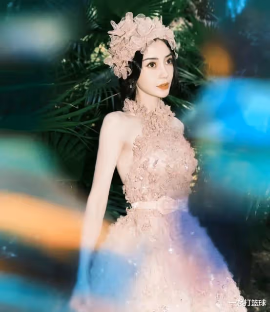 本是紅毯女王，顏值氣場在線，沒想到baby形象毀在工作室手裡