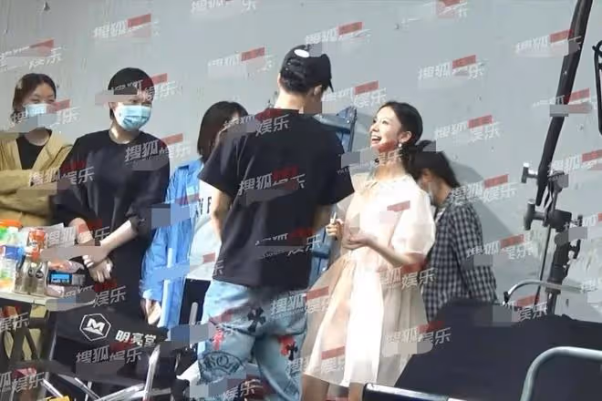 27歲知名女星站姐脫粉！曝其戀情傳聞全為真，曾與韓東君傳緋聞