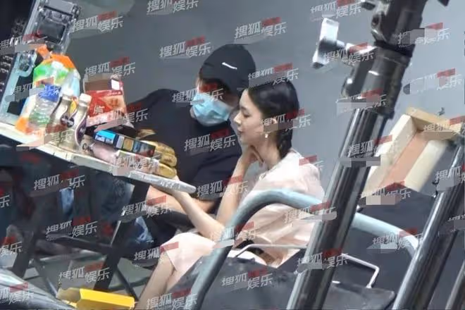 27歲知名女星站姐脫粉！曝其戀情傳聞全為真，曾與韓東君傳緋聞