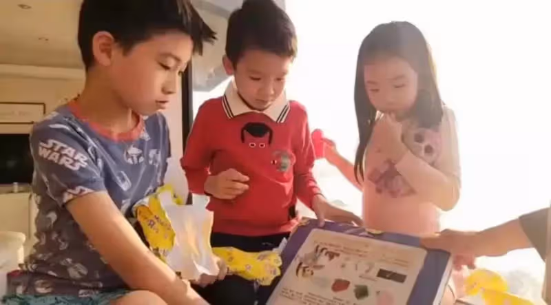 陳茵媺次子7歲了！小壽星陳浩鋒「笑容滿面」喜悅藏不住，梳了「油亮亮的髮型」太帥氣了
