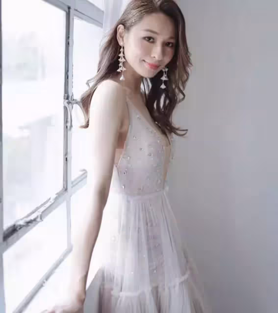 林俊賢罕曬父女合照！女兒五官深邃身材完美，近1米8身高，已低調出道