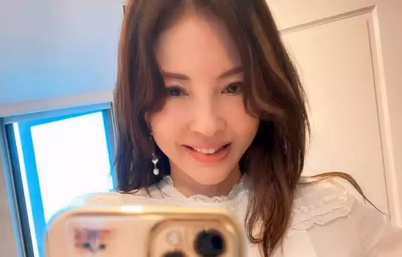 53歲何如芸「曬舊照闢謠整容」！為嫁入豪門試管生子，被丈夫「趕出家門」淚俱控訴令人心酸