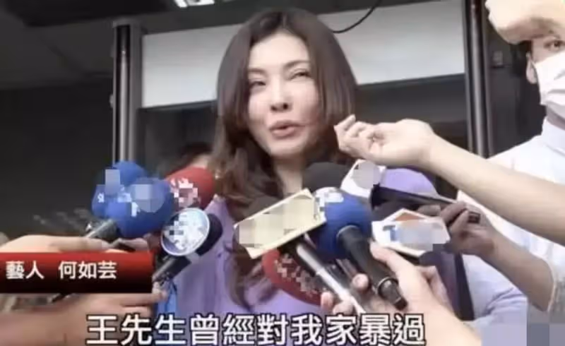 53歲何如芸「曬舊照闢謠整容」！為嫁入豪門試管生子，被丈夫「趕出家門」淚俱控訴令人心酸